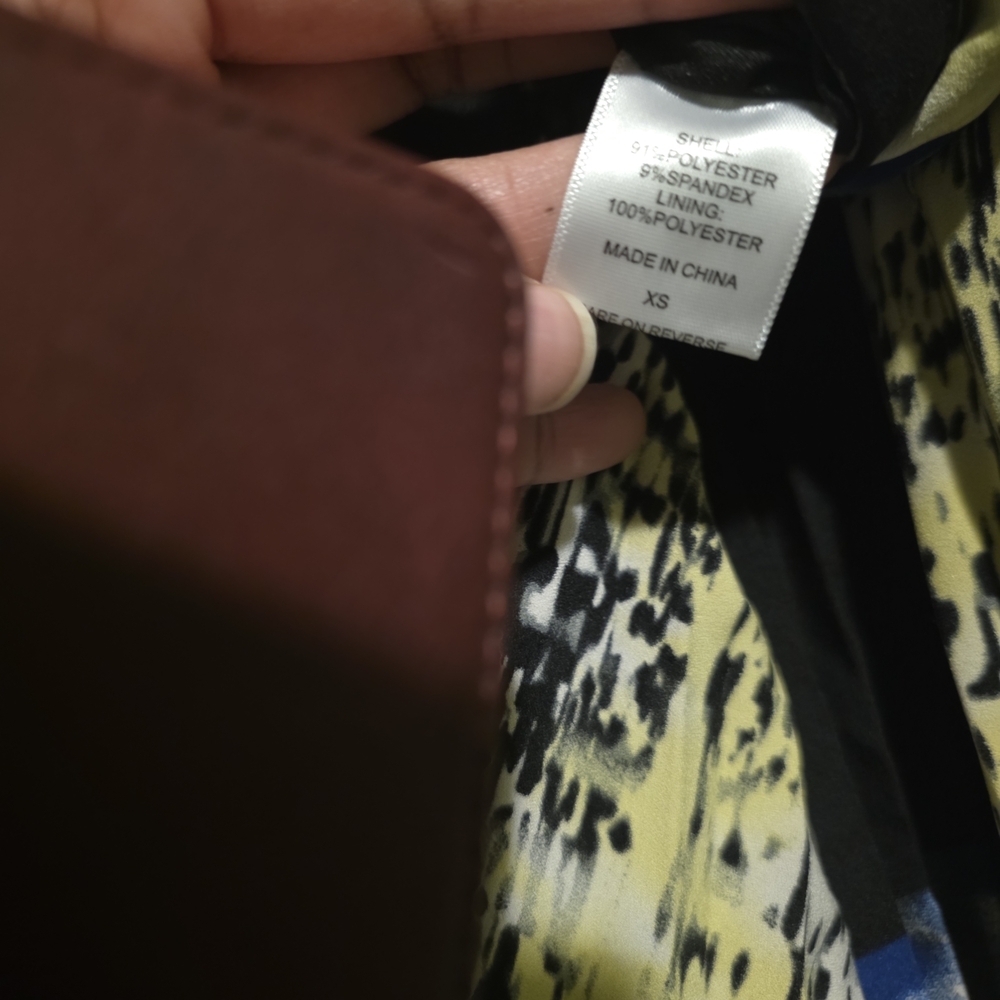 FLASH SALE- Asymmetrical Abstract Print Skirt - Picture 8 of 9